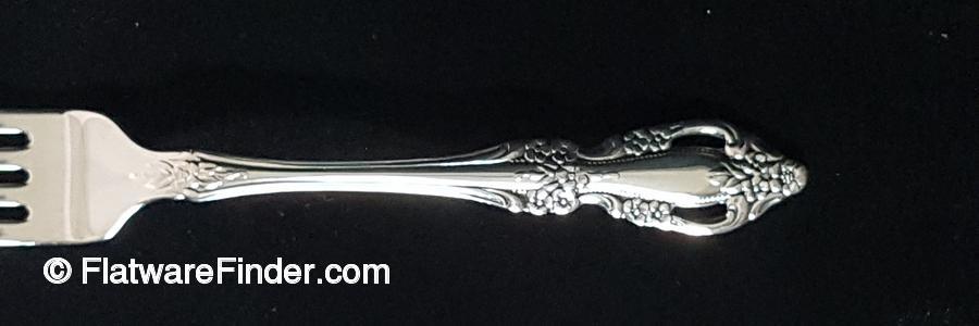 Oneida Raphael (ON231) Flatware | FlatwareFinder.com