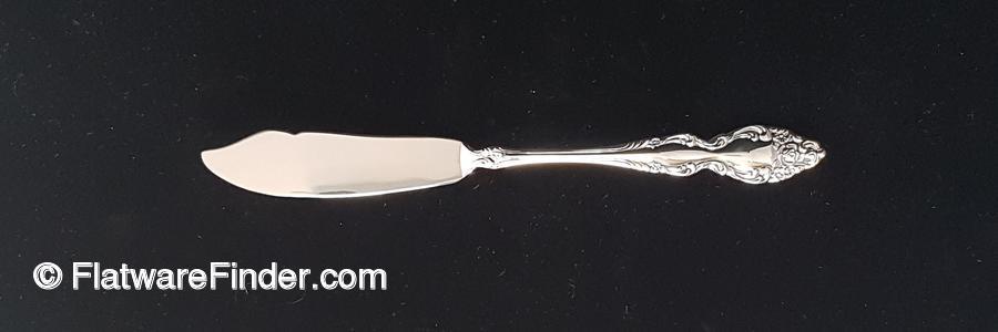 https://flatwarefinder.com/gridfs/imageprod/1881-Rogers-Oneida-Baroque-Rose-Silverplate-RG61-Butter-Knife.jpg