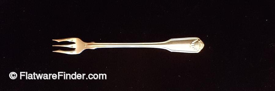 Oneida Silver Shell Silverplate (ON183) Flatware | FlatwareFinder.com
