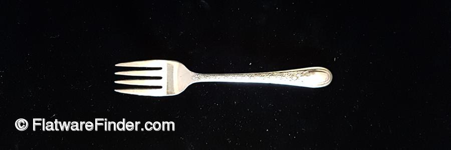 専用ウォレス(wallace) sterling刻彫金カトラリー　18本197g Wallace Fortune Silverplate (WA1) Flatware | FlatwareFinder.com